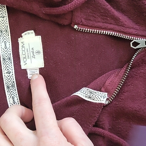 VOLCOM hoodie bundle of sweaters ✨️ 😍 - Picture 7 of 11